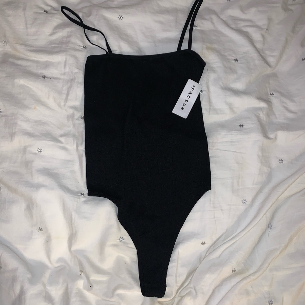 NWT STRAIGHT NECK BLACK BODYSUIT